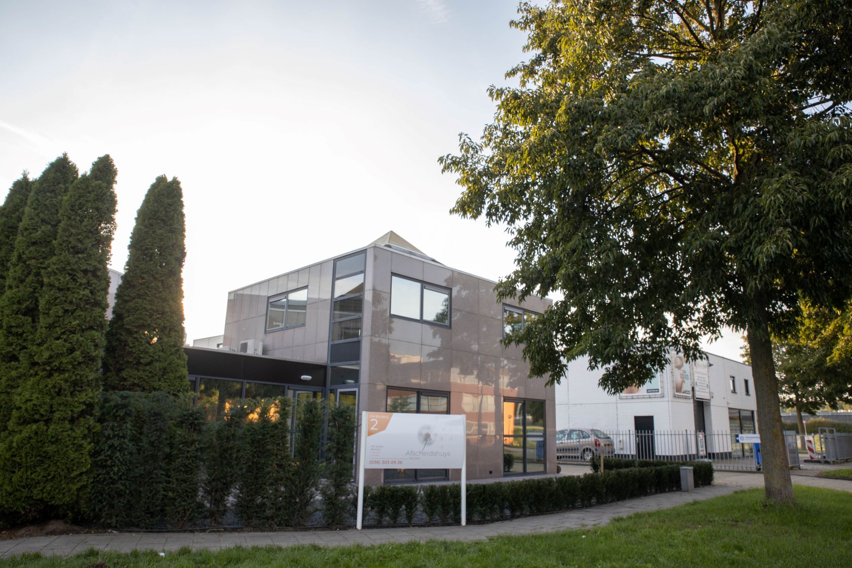 Buitenzijde Afscheidshuys Almere Rebel Uitvaart